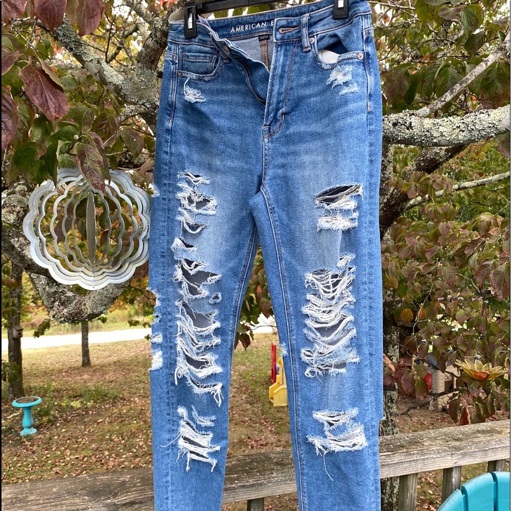 Distressed mom jean